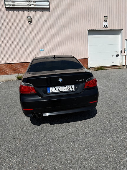 BMW 530i 4 of 4