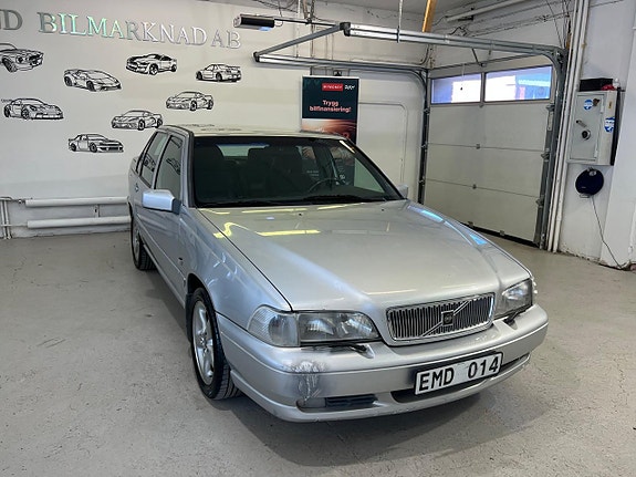 Volvo S70 2 of 5