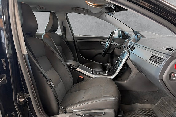 Volvo V70 16 of 17