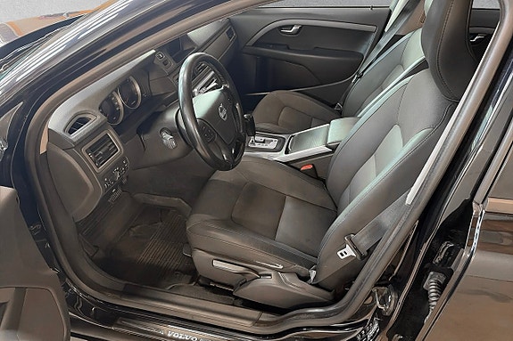 Volvo V70 10 of 17