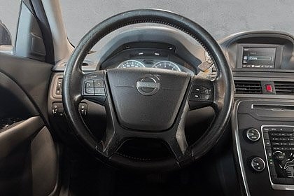 Volvo V70 12 of 17