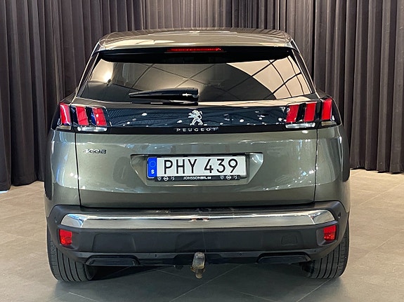 Peugeot 3008 2 of 5