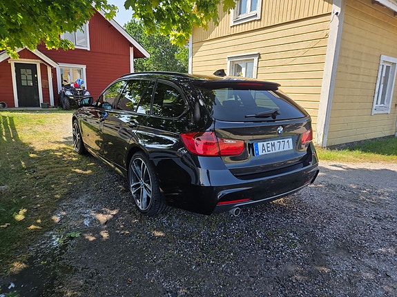 BMW 320d 3 of 5