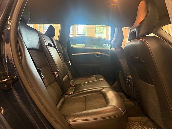 Volvo V70 10 of 12