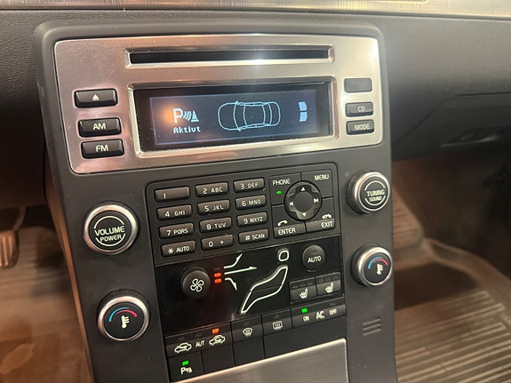 Volvo V70 7 of 12