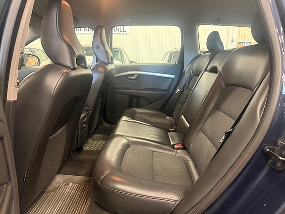 Volvo V70 11 of 12
