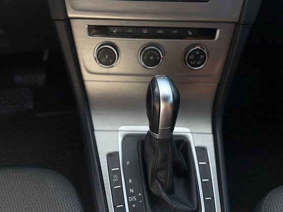 Volkswagen Golf VII 9 of 10