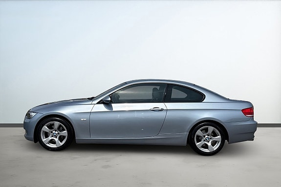 BMW 320d 2 of 5