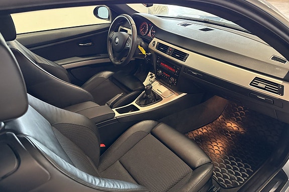 BMW 320d 18 of 21