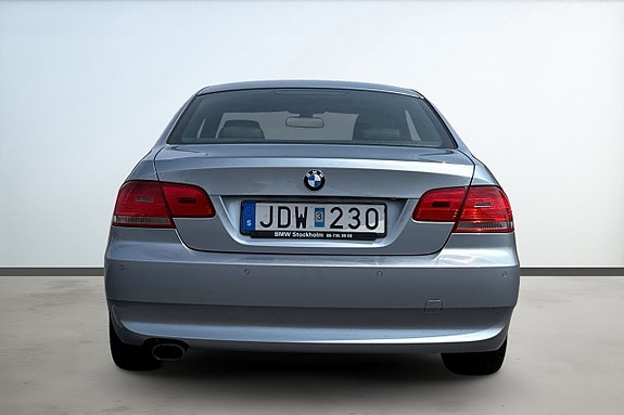 BMW 320d 4 of 5