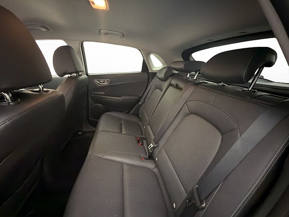 Hyundai Kona 26 of 30
