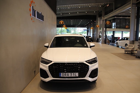Audi Q5 2 of 5