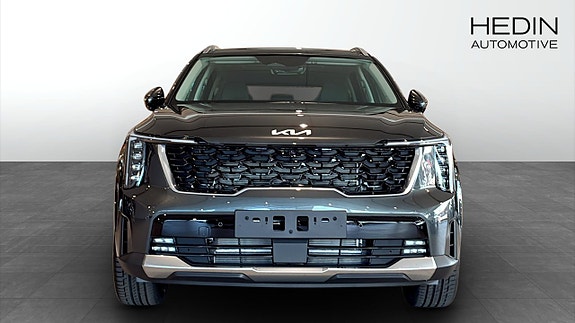 Kia Sorento 2 of 12