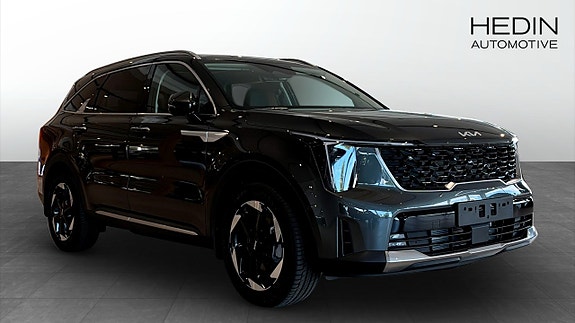 Kia Sorento 3 of 12