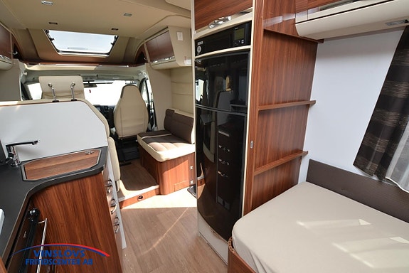 Adria Matrix M 670 SLT 13 of 22