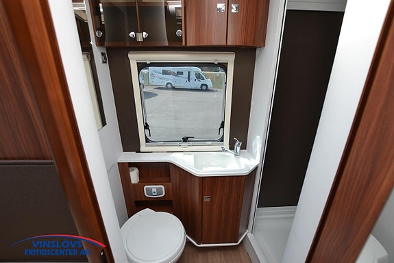 Adria Matrix M 670 SLT 19 of 22