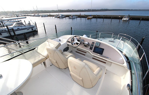 Jeanneau Prestige 42 Flybridge 4 of 5