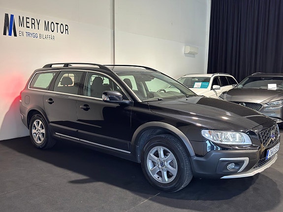 Volvo XC70 2 of 5
