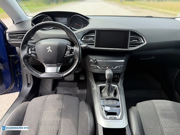 Peugeot 308 SW 8 of 14