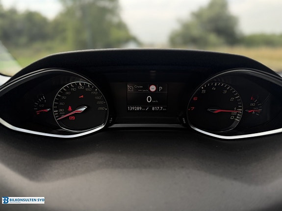 Peugeot 308 SW 10 of 14