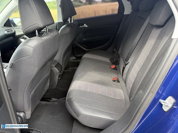 Peugeot 308 SW 7 of 14