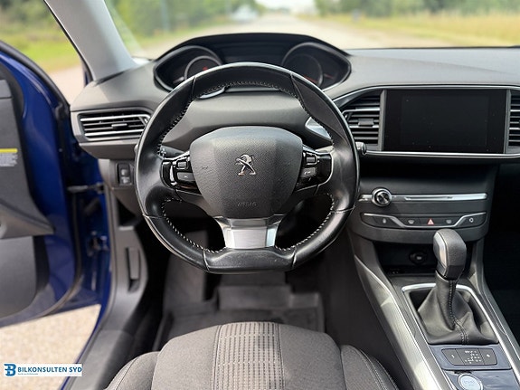 Peugeot 308 SW 9 of 14
