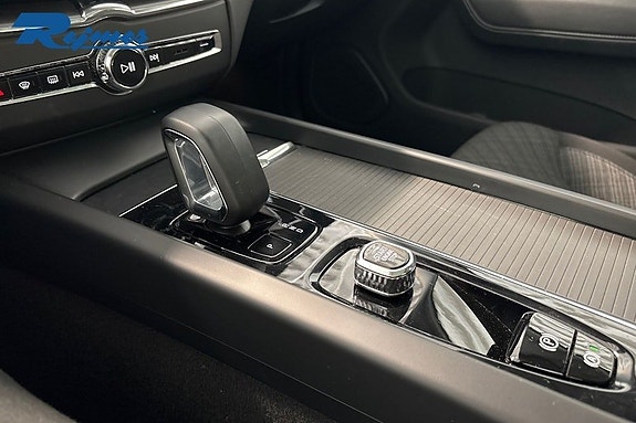 Volvo XC60 11 of 23