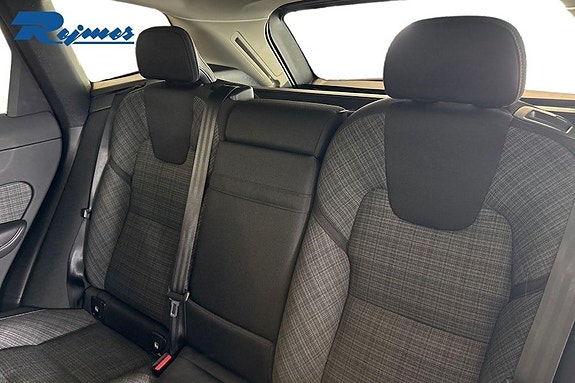 Volvo XC60 14 of 23