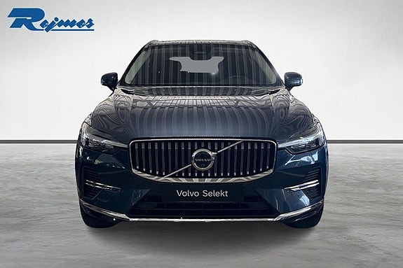 Volvo XC60 3 of 23