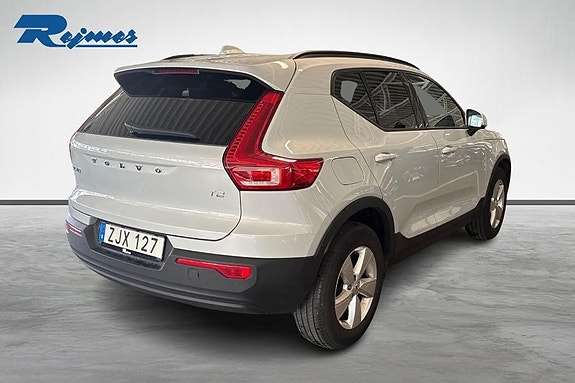 Volvo XC40 16 of 18