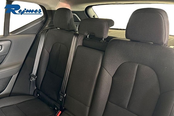 Volvo XC40 13 of 18