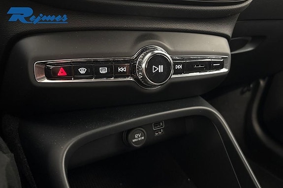 Volvo XC40 9 of 18