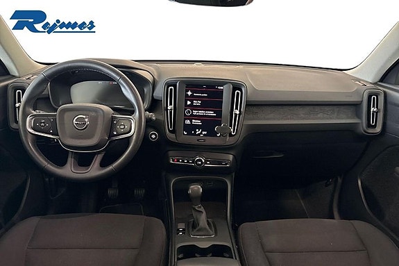 Volvo XC40 10 of 18