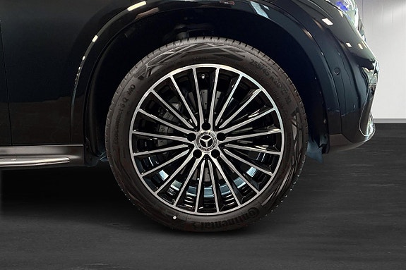Mercedes-Benz GLC300 e 12 of 27