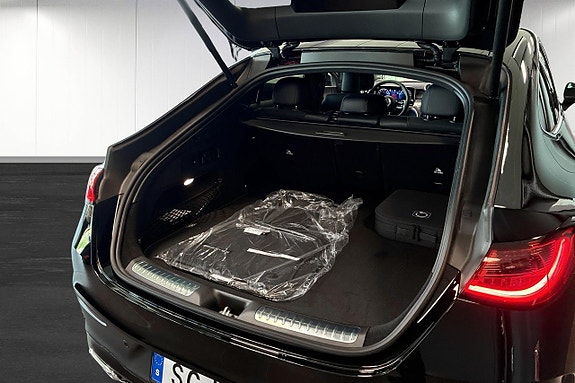 Mercedes-Benz GLC300 e 25 of 27