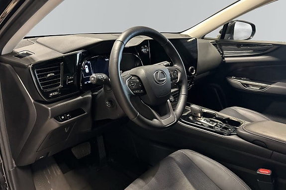 Lexus NX350h 6 of 10