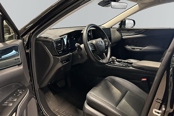 Lexus NX350h 8 of 10
