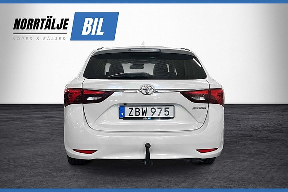 Toyota Avensis 7 of 21