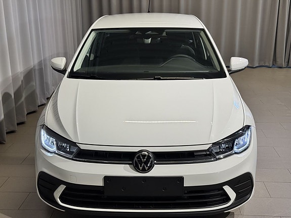 Volkswagen Polo 2 of 5