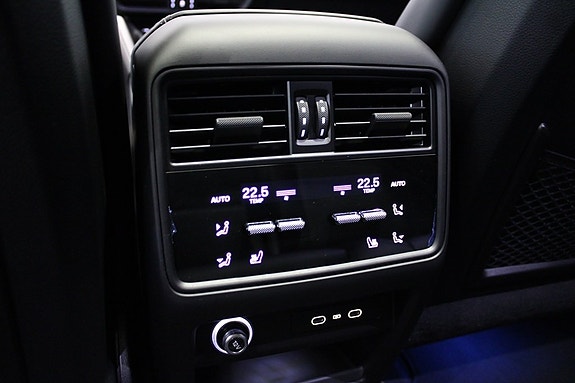 Porsche Cayenne S 19 of 23