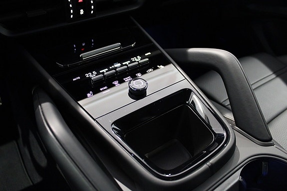 Porsche Cayenne S 15 of 23
