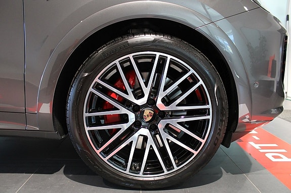 Porsche Cayenne S 7 of 23