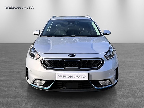 Kia Niro 2 of 24