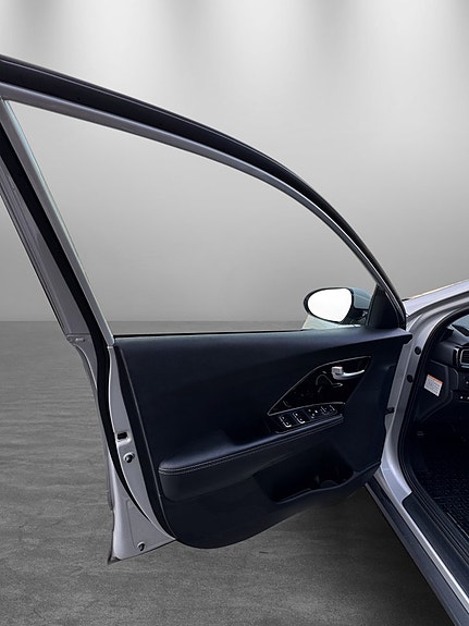 Kia Niro 10 of 24