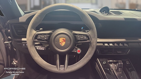 Porsche 911 Targa 4 GTS 13 of 15