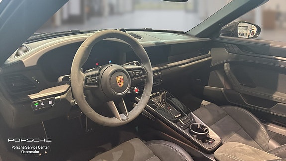 Porsche 911 Targa 4 GTS 3 of 15