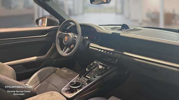 Porsche 911 Targa 4 GTS 4 of 15