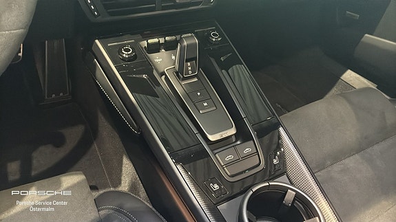 Porsche 911 Targa 4 GTS 15 of 15