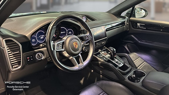 Porsche Cayenne 3 of 11