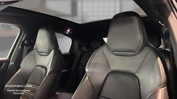 Porsche Cayenne 5 of 11